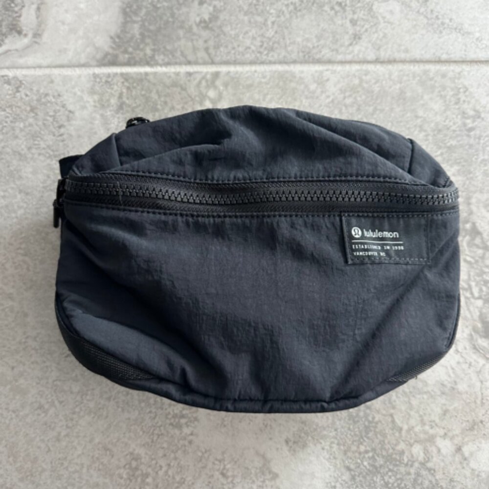 Lululemon Clean Lines Bag